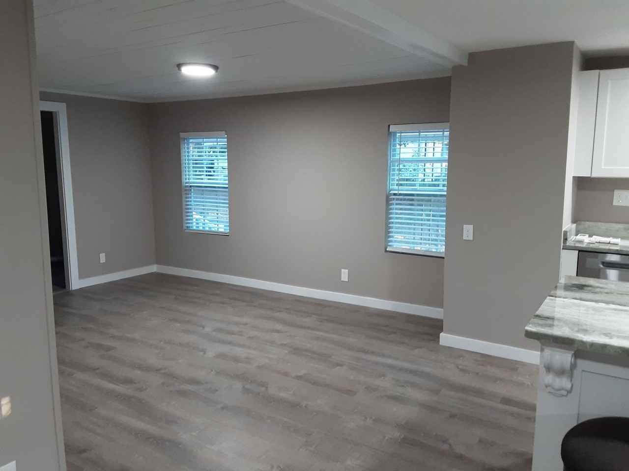 580 Satellite Ave - Photo 4 of 16