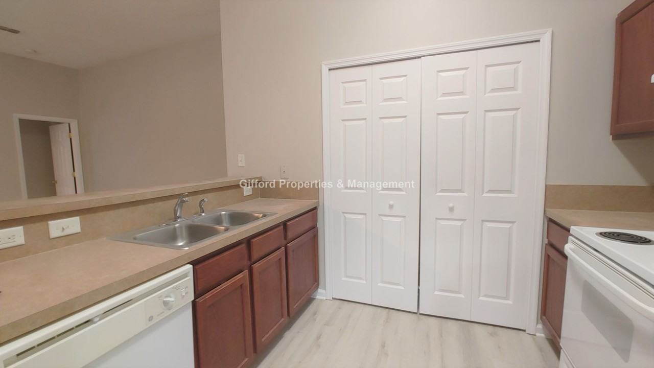 5520 Cabot Dr N - Photo 4 of 14