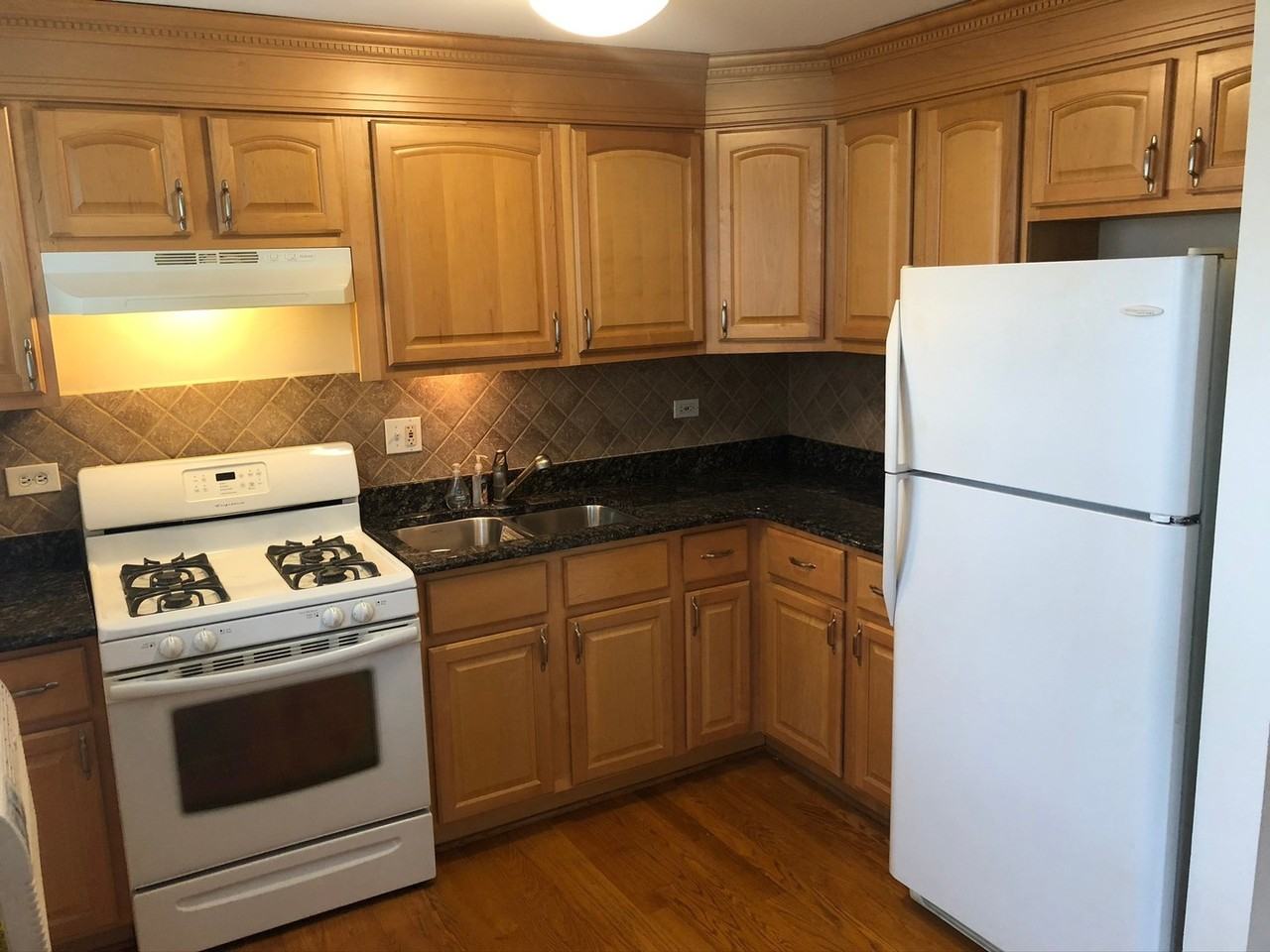 4938 N Leonard Dr - Photo 4 of 11