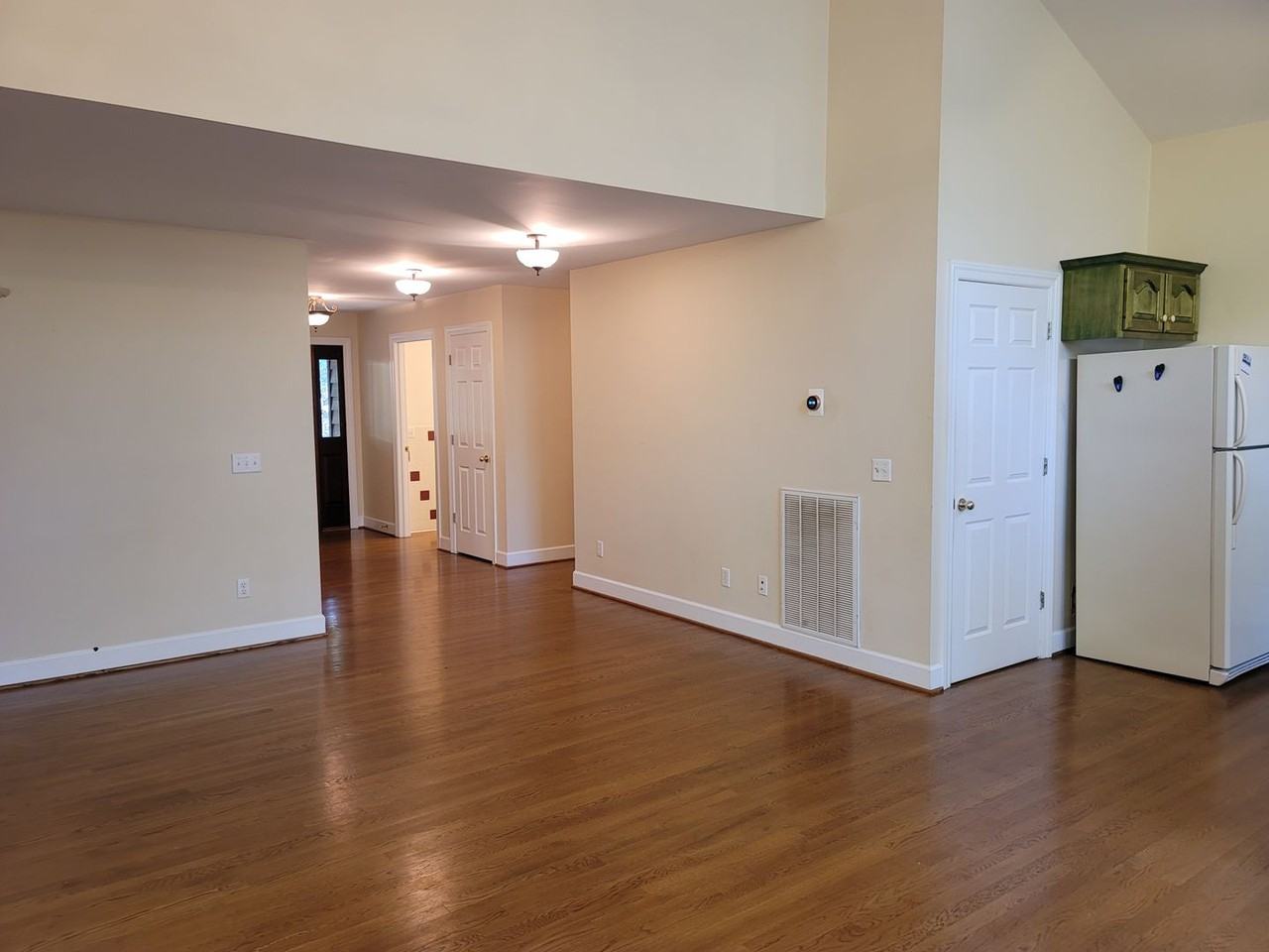 235 Scenic Dr - Photo 4 of 21