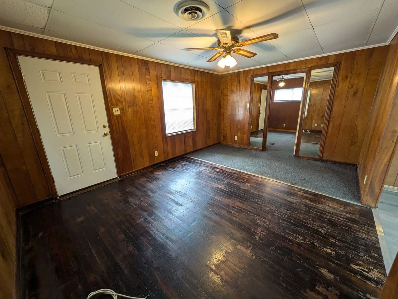 495 Iowa St - Photo 2 of 11