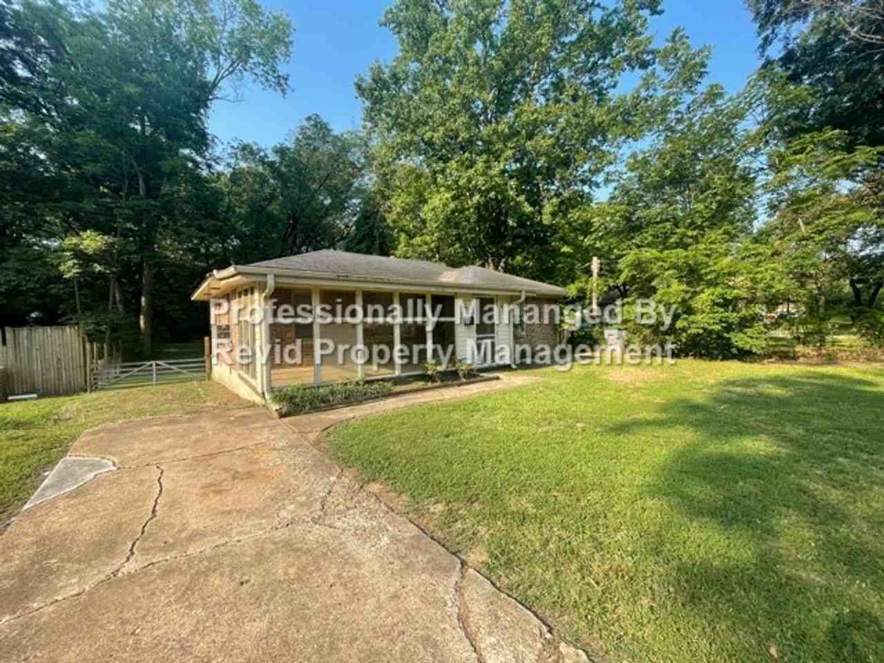 3541 Stuart Rd - Photo 3 of 28