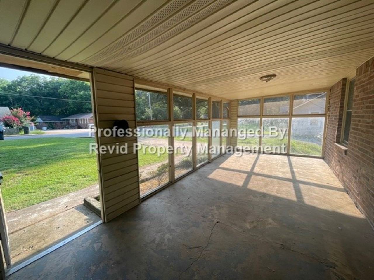 3541 Stuart Rd - Photo 4 of 28