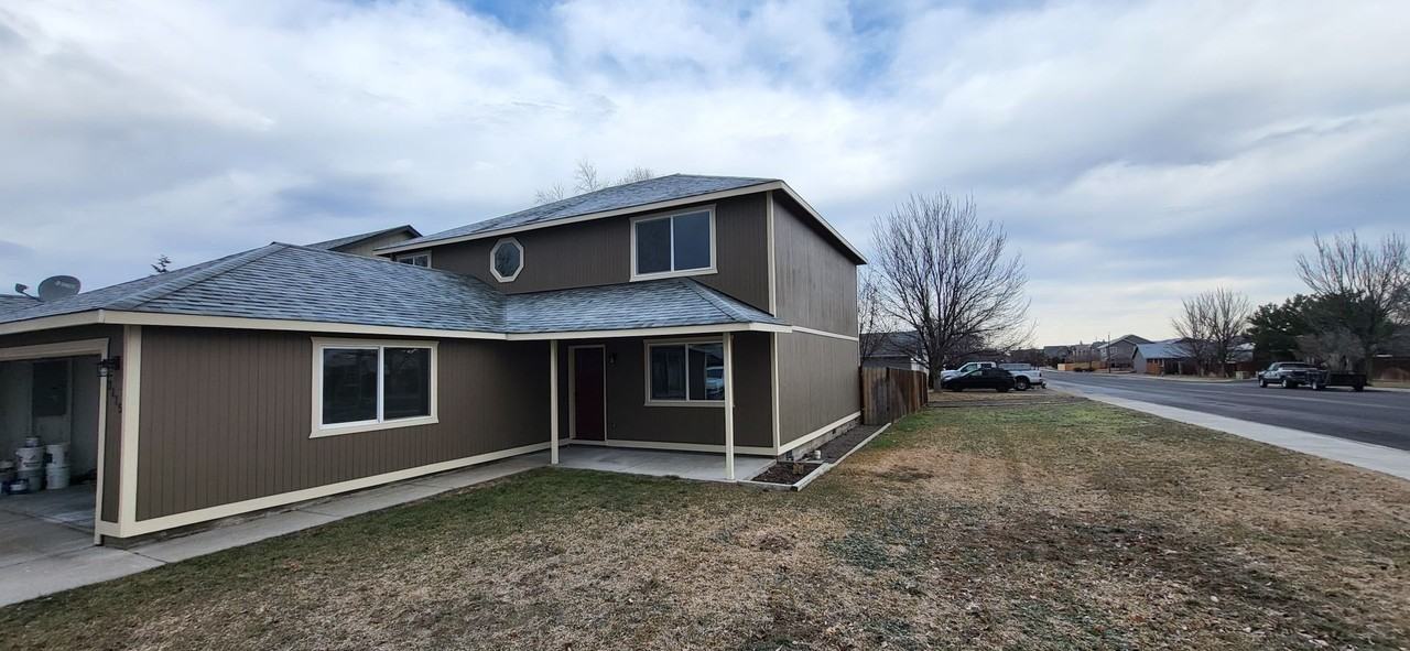 3115 Sw Metolius Ave - Photo 2 of 28