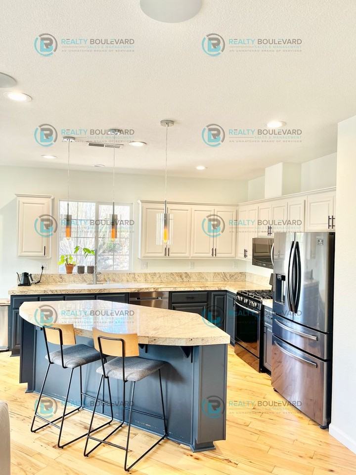 7801 Morgan Pointe Cir - Photo 4 of 34