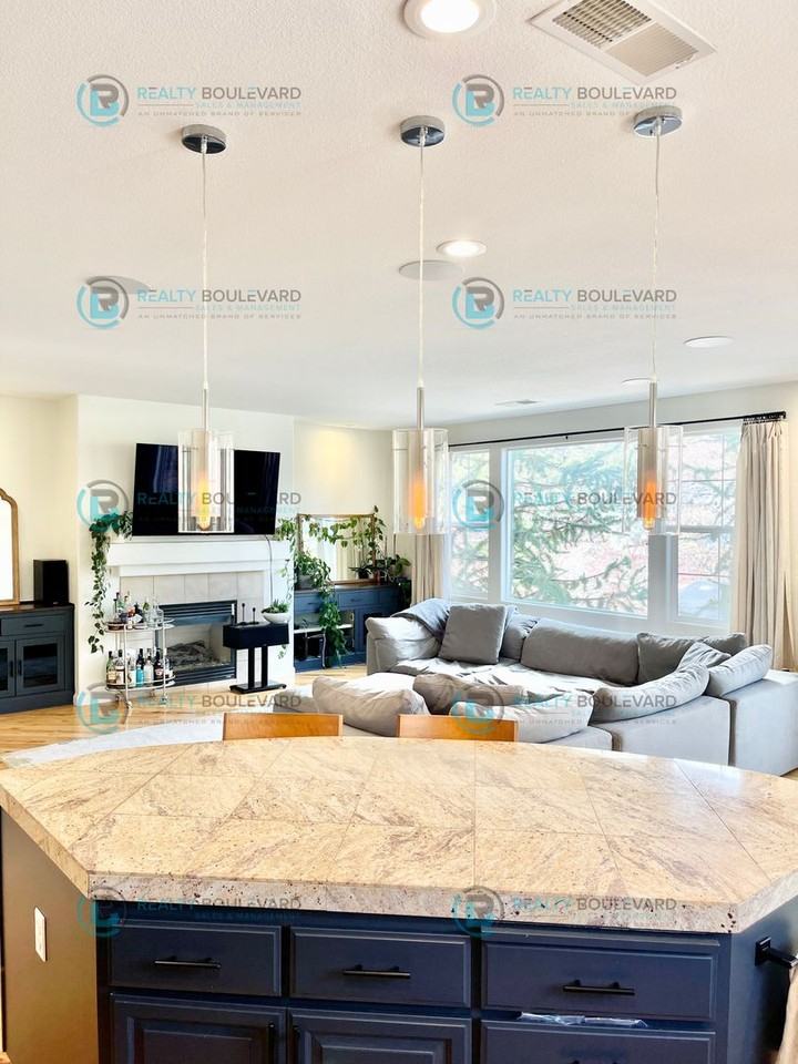 7801 Morgan Pointe Cir - Photo 5 of 34