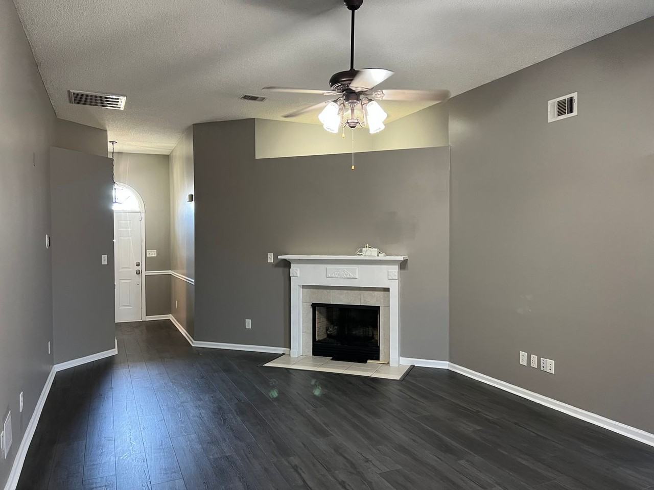 116 Larkspur Ln - Photo 3 of 25