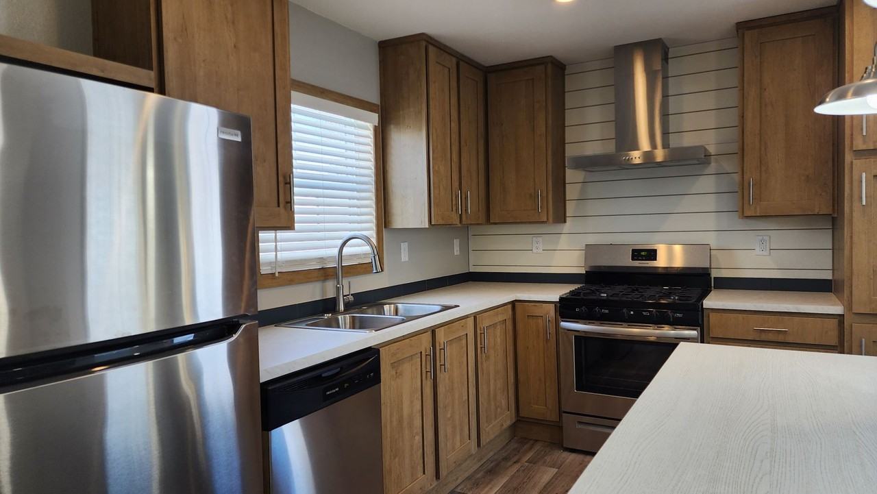 11 Andreasen Dr - Photo 2 of 21