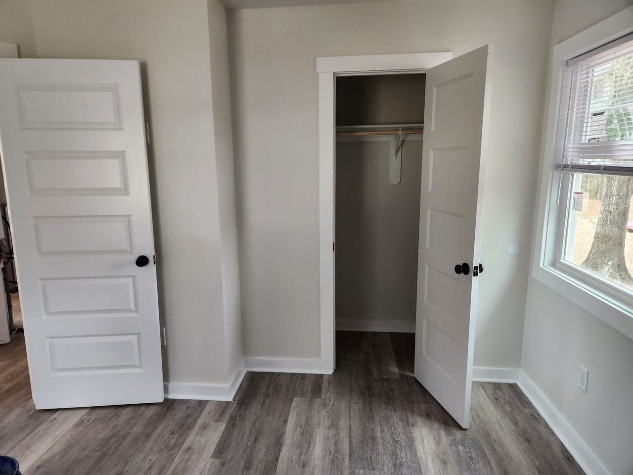 713 2nd St - Photo 2 of 6