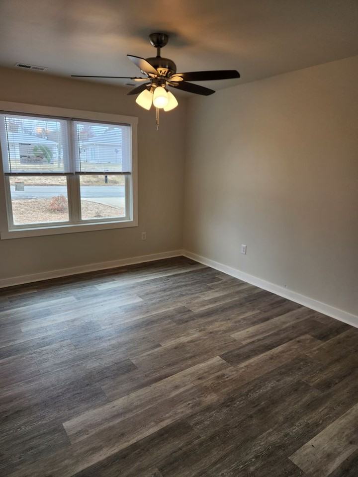 713 2nd St - Photo 4 of 6