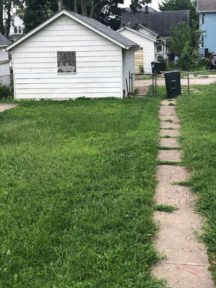 1325 W 14th St - Photo 3 of 25