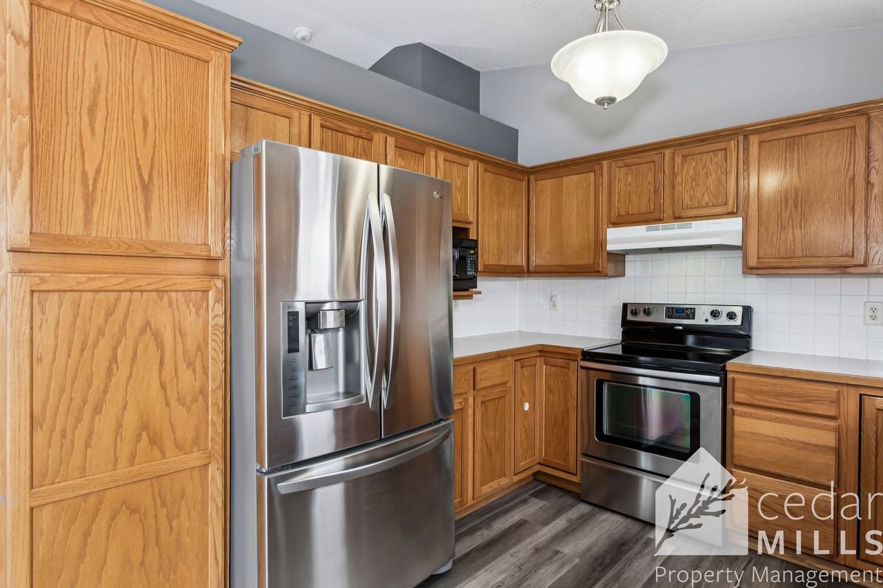 1602 N Woodchuck St - Photo 4 of 15