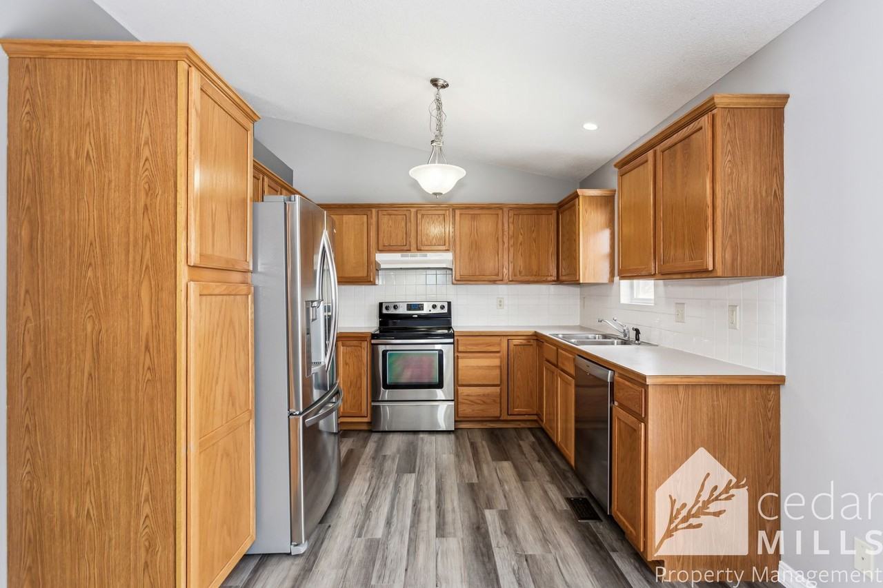 1602 N Woodchuck St - Photo 6 of 15