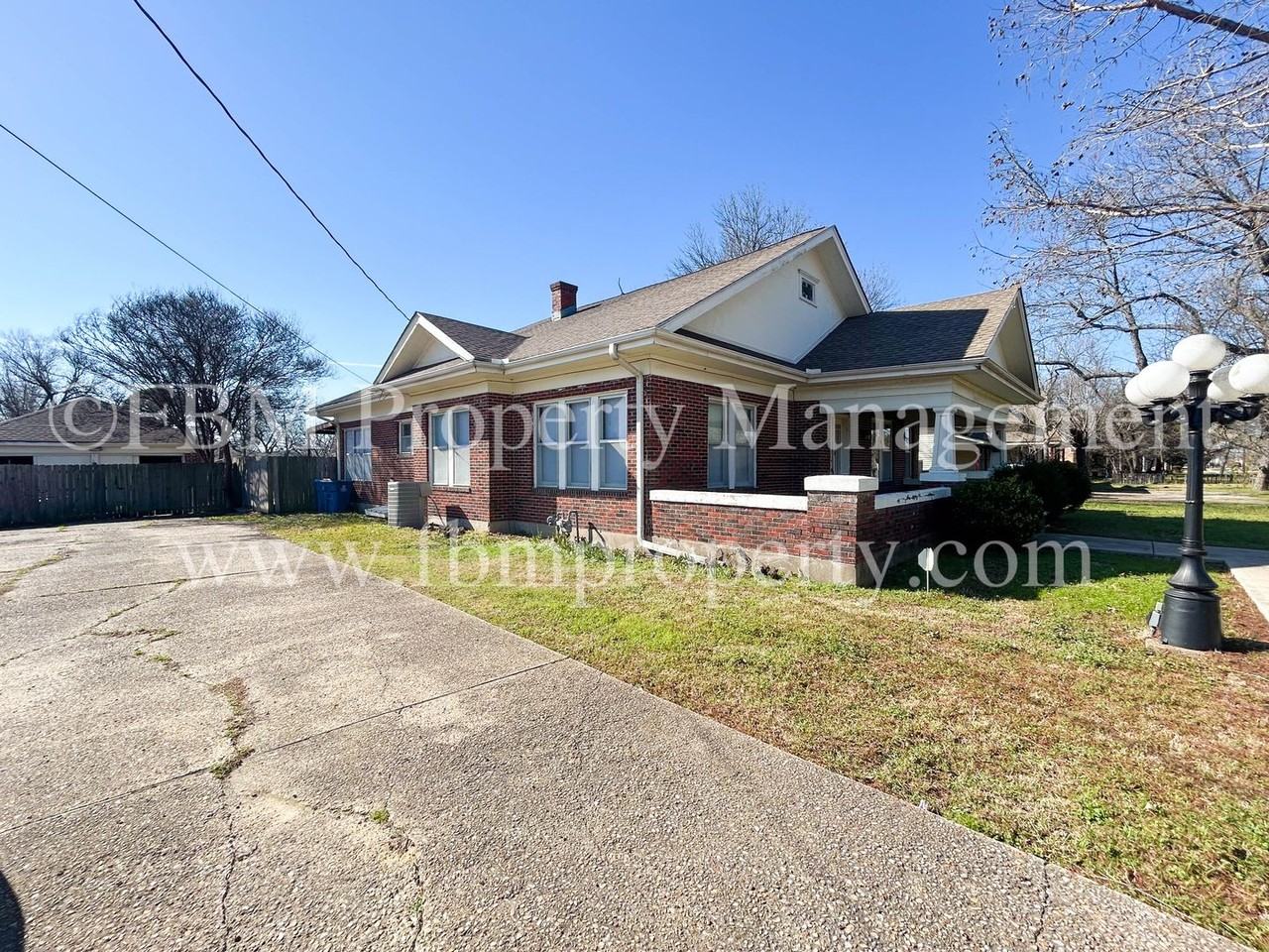211 W Jefferson St - Photo 2 of 36