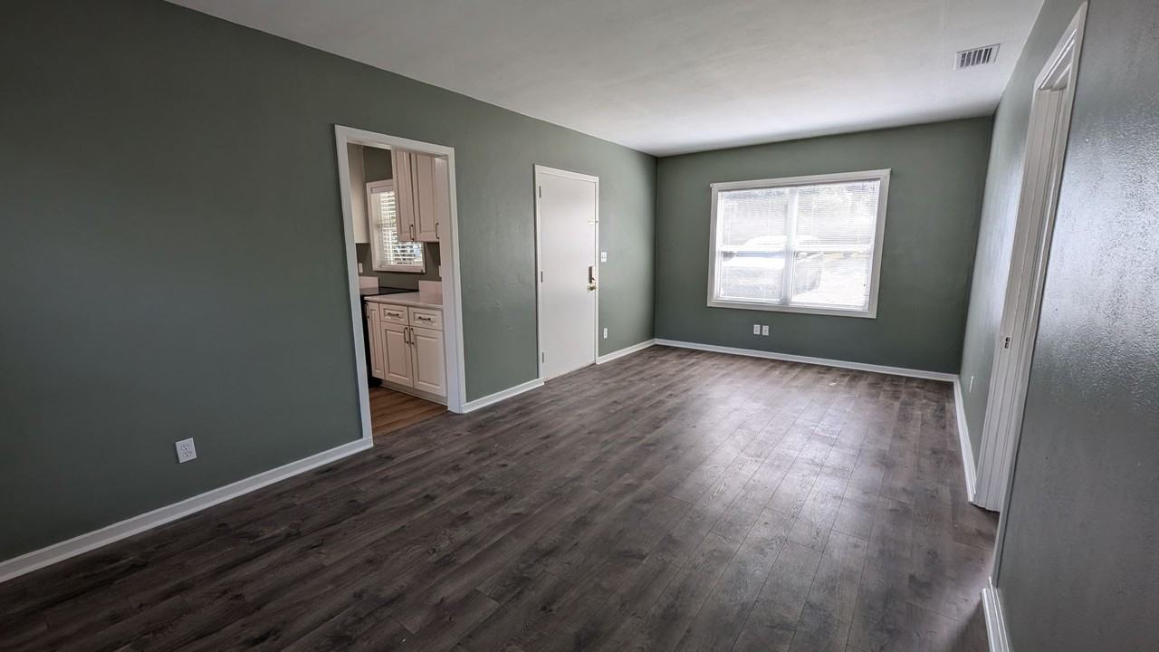 1032 Nw 24th Ave - Photo 2 of 7