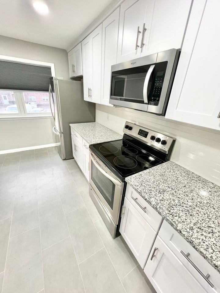 Meridian Apartments - Photo 2 of 14