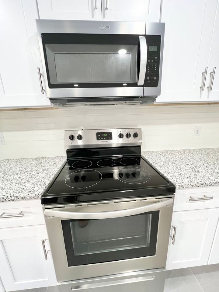 Meridian Apartments - Photo 3 of 14