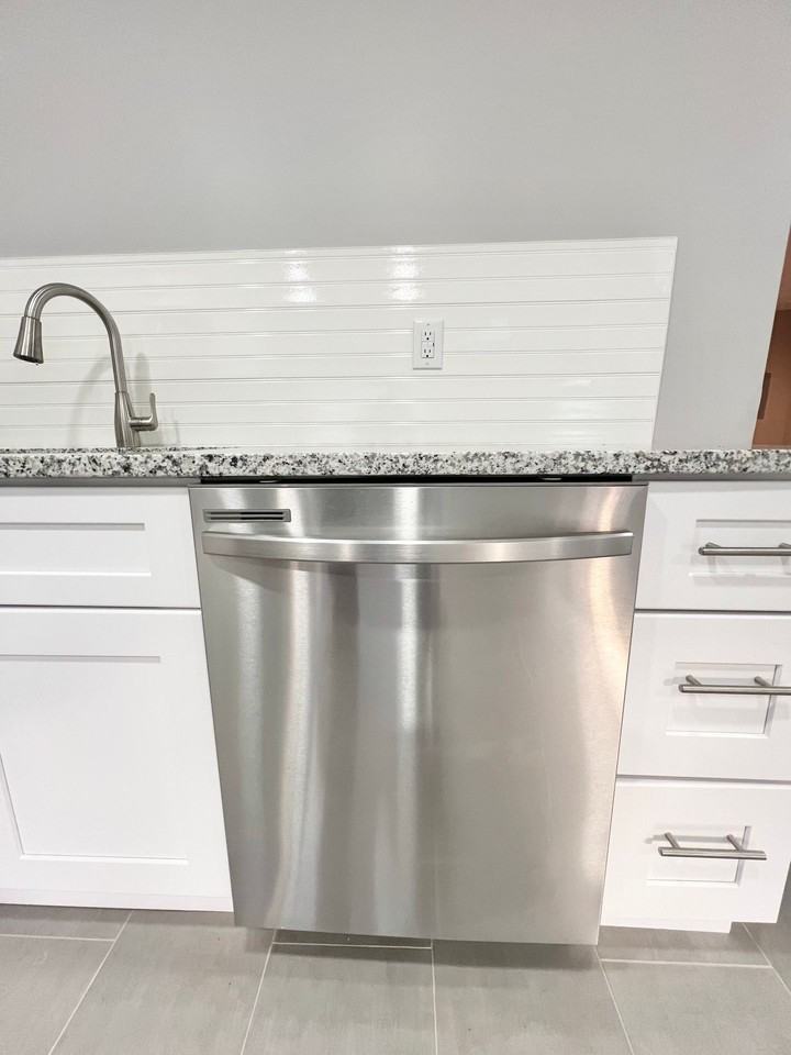 Meridian Apartments - Photo 6 of 14