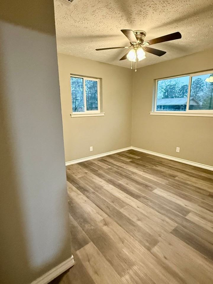 3602 Belmont St - Photo 2 of 19