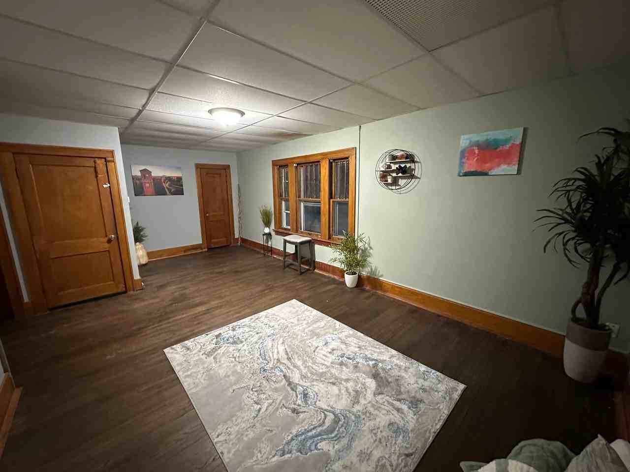 1524 1/2 W 5th St - Photo 3 of 22