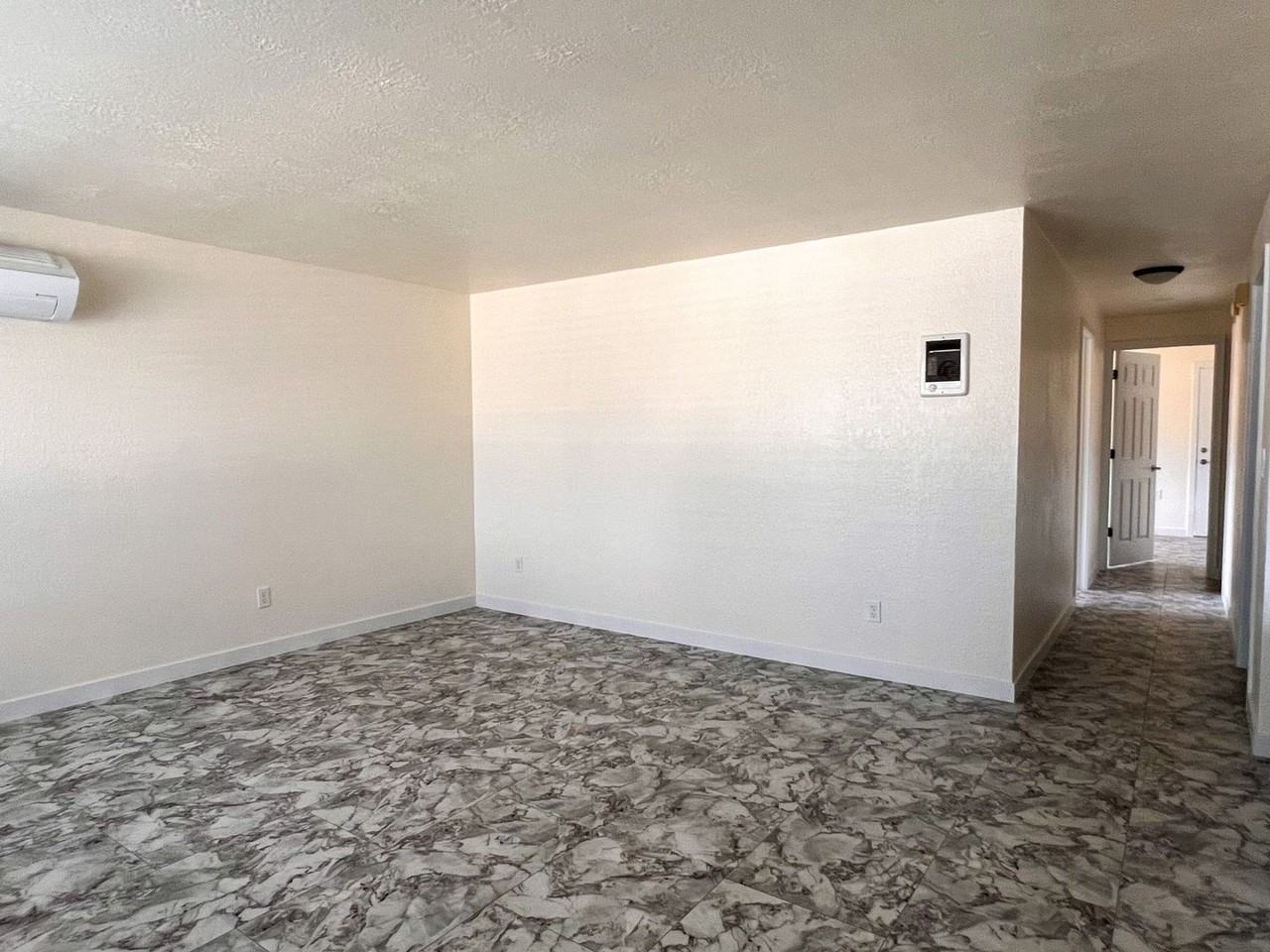 260 Hobbs St - Photo 3 of 15