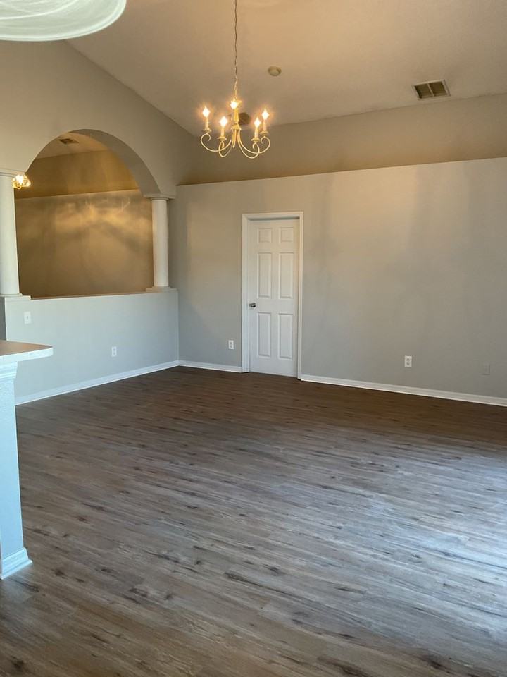 1001 Lake Charles Dr - Photo 3 of 27