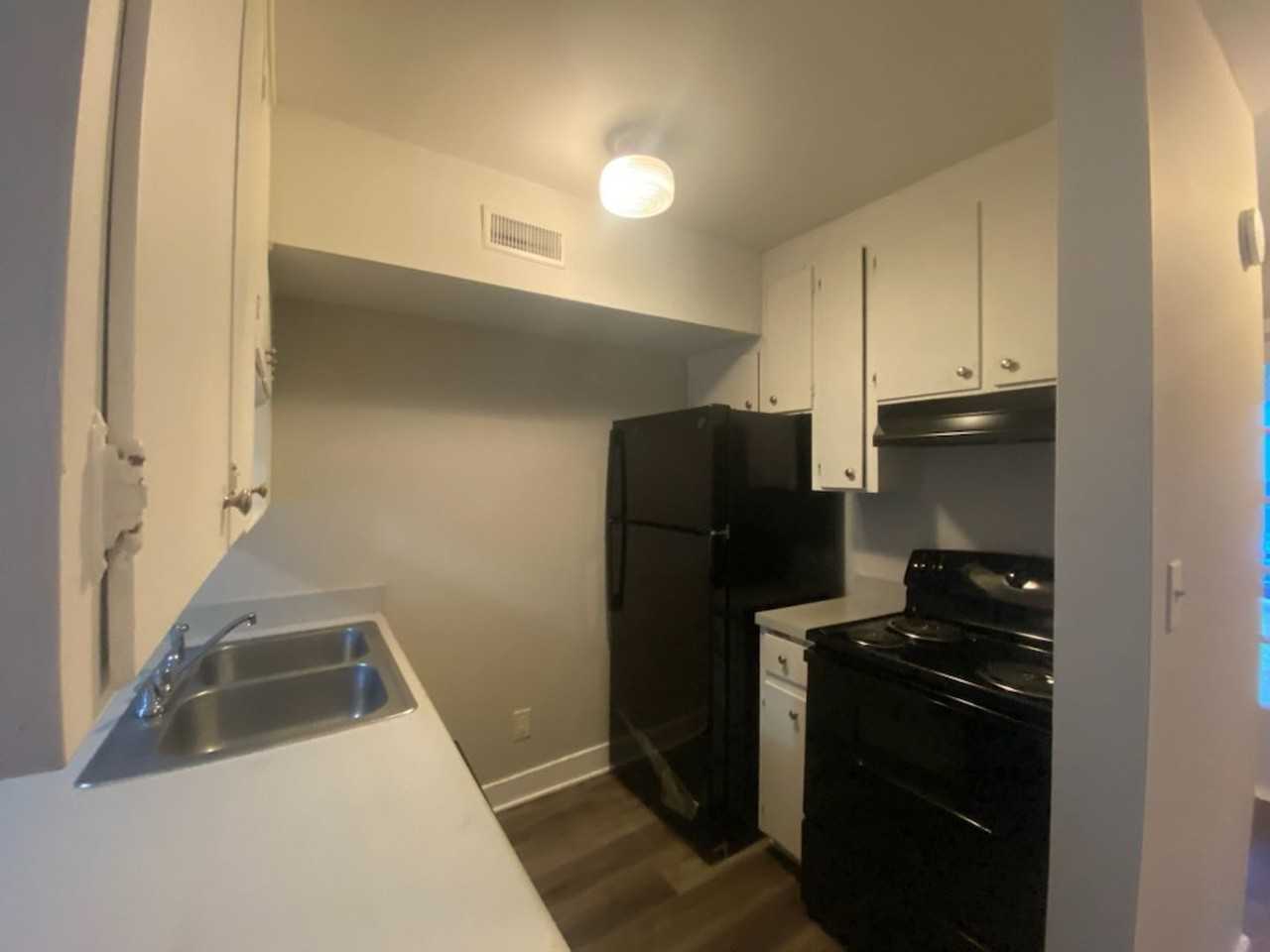 303 Wheel Hollow Trl - Photo 2 of 8