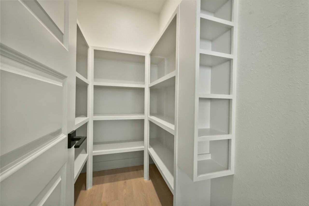 256 N Franklin St - Photo 7 of 15