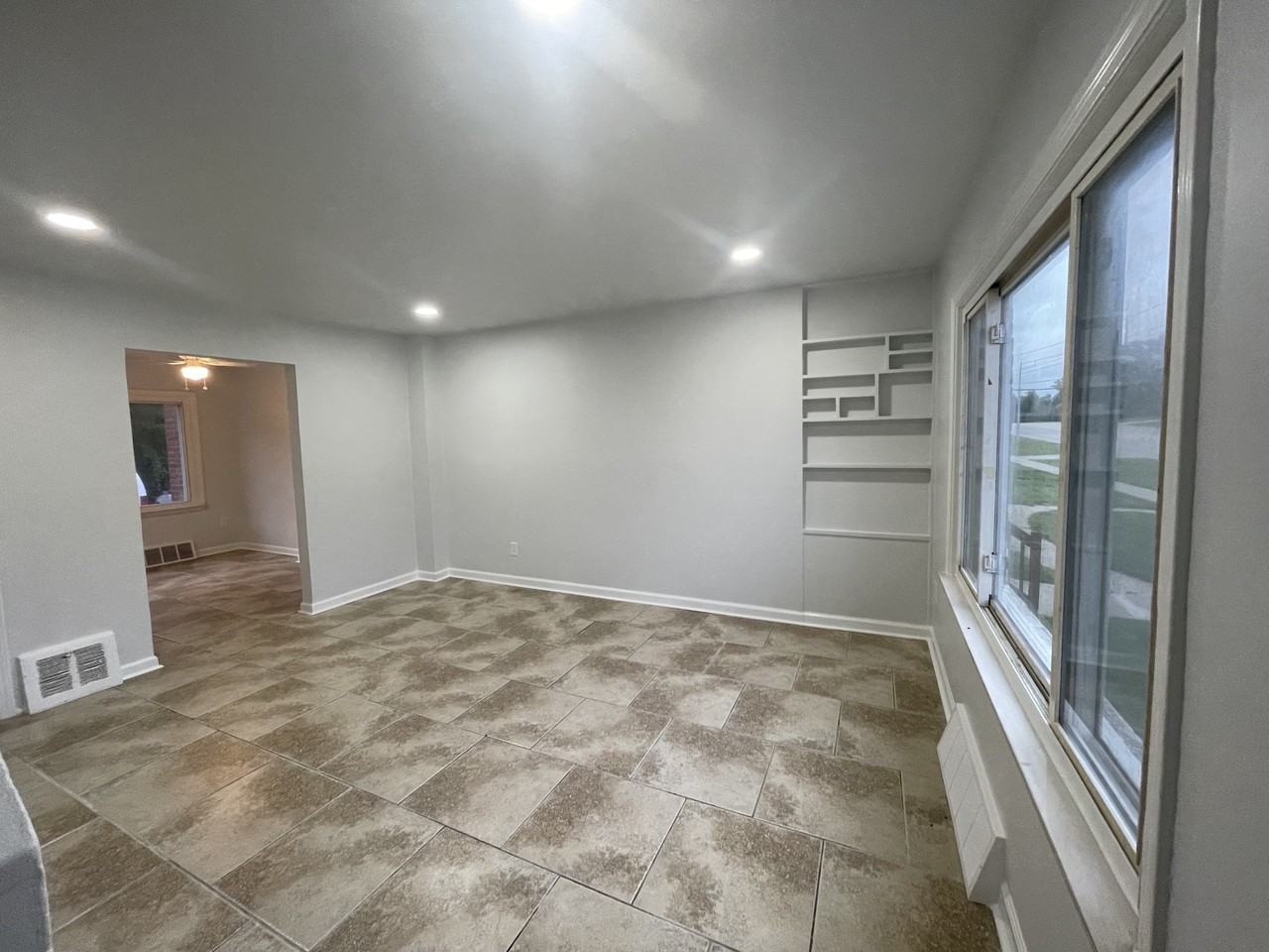 Martin Luther King Junior Boulevard South - Photo 4 of 18