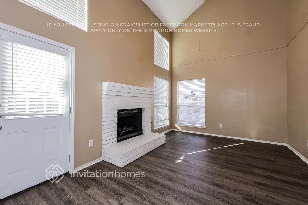 1111 Brewer Dr - Photo 4 of 18