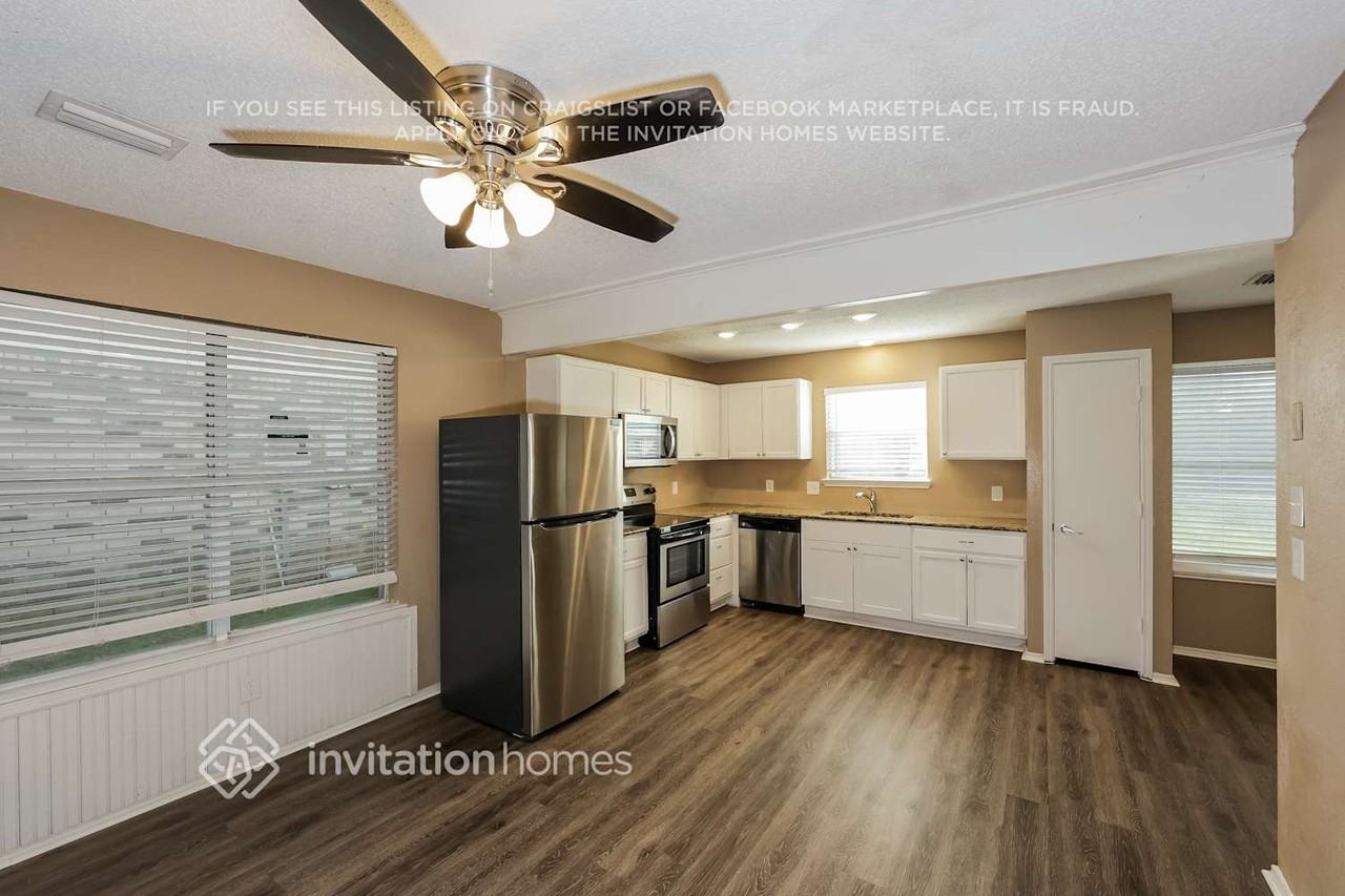 1111 Brewer Dr - Photo 6 of 18