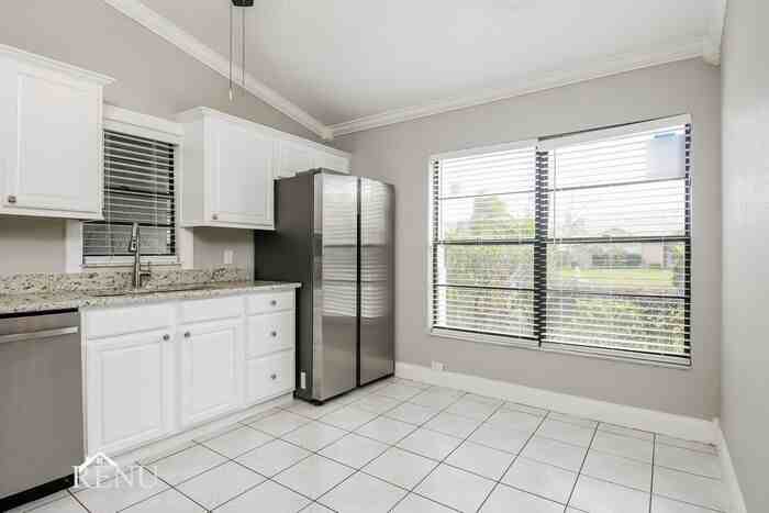 2138 Pimlico St - Photo 3 of 17