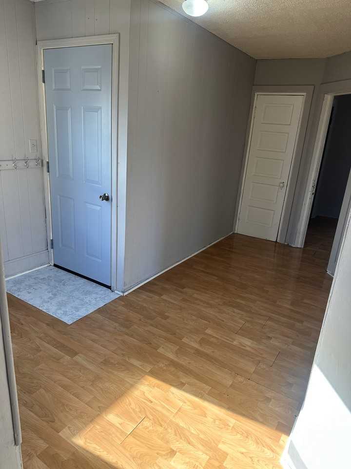 425 S 14th St - Photo 2 of 13