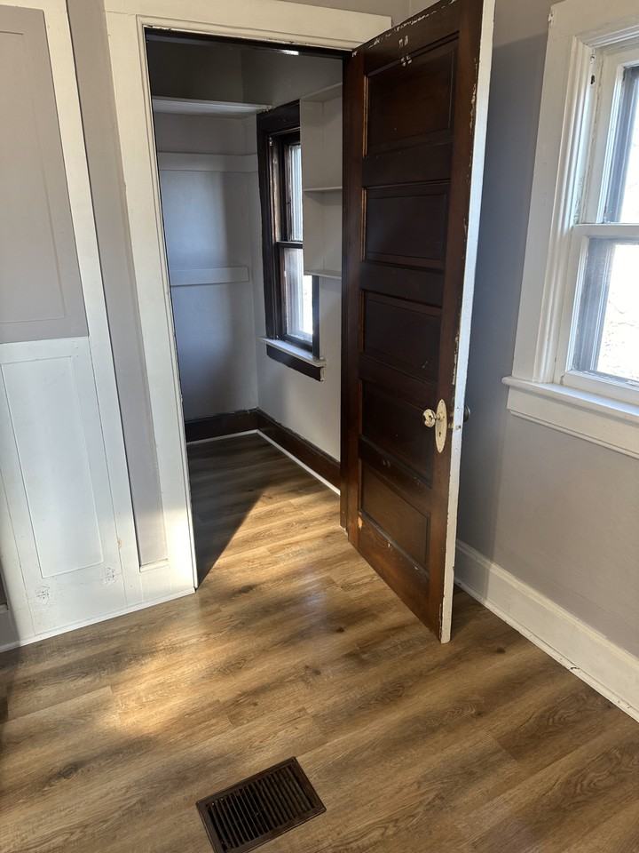 425 S 14th St - Photo 5 of 13