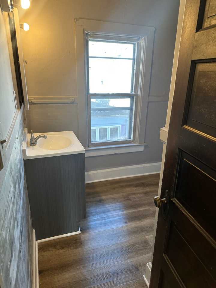 425 S 14th St - Photo 7 of 13