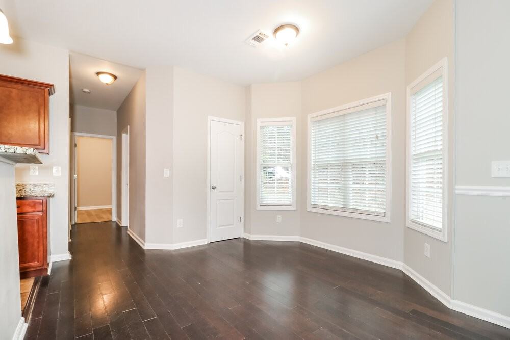 2878 Suttonwood Way - Photo 7 of 17