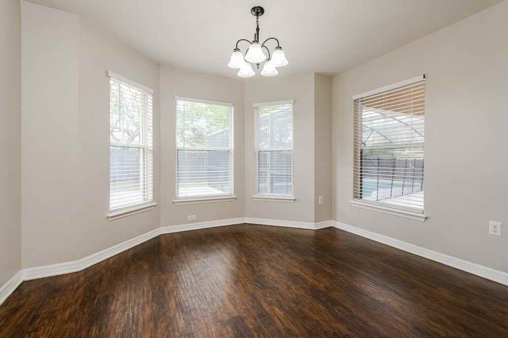 2415 Pine Chase Cir - Photo 6 of 16