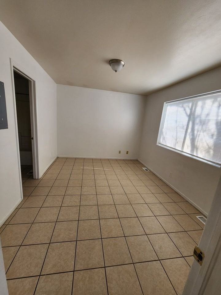 489 E 2015 N - Photo 6 of 48