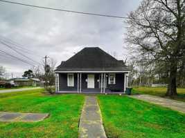 featured image of 690 Avenue E