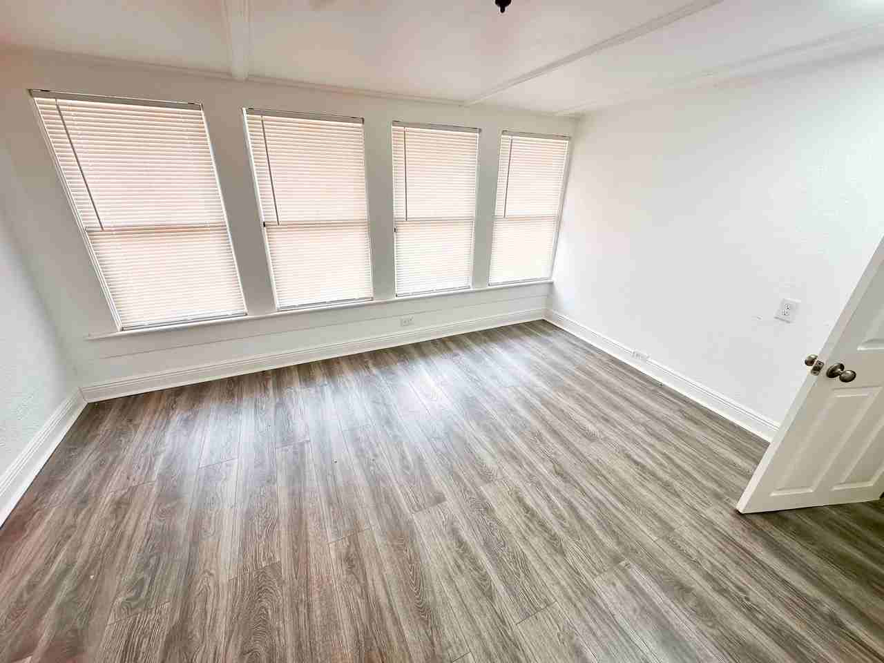 690 Avenue E - Photo 3 of 32