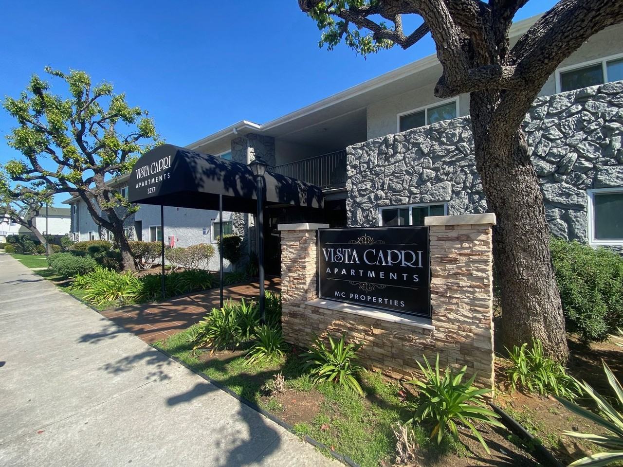 Vista Capri Apartments in Kearny Mesa - Photo 3 of 34