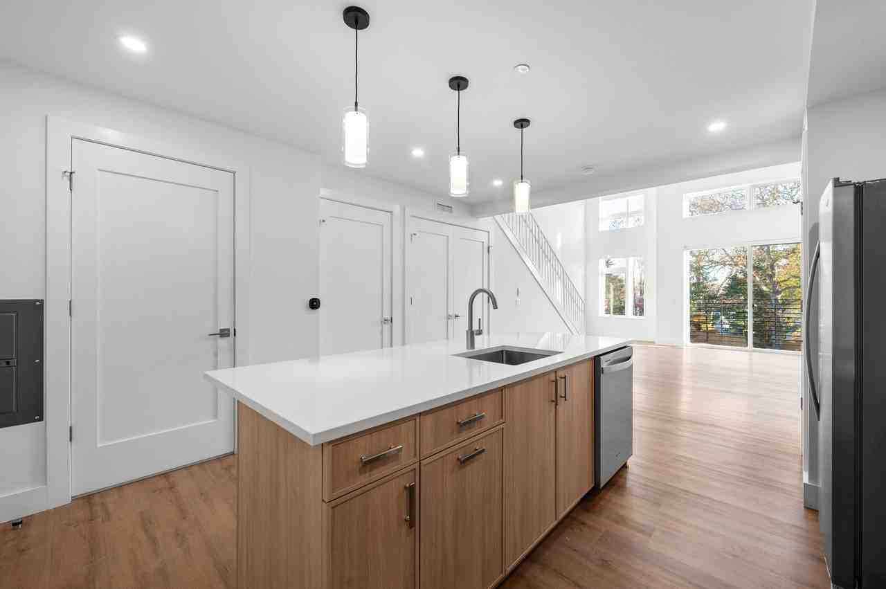 Metropolitan Narberth Square - Photo 7 of 49