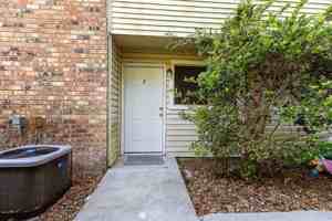 featured image of 3419 Hospital St