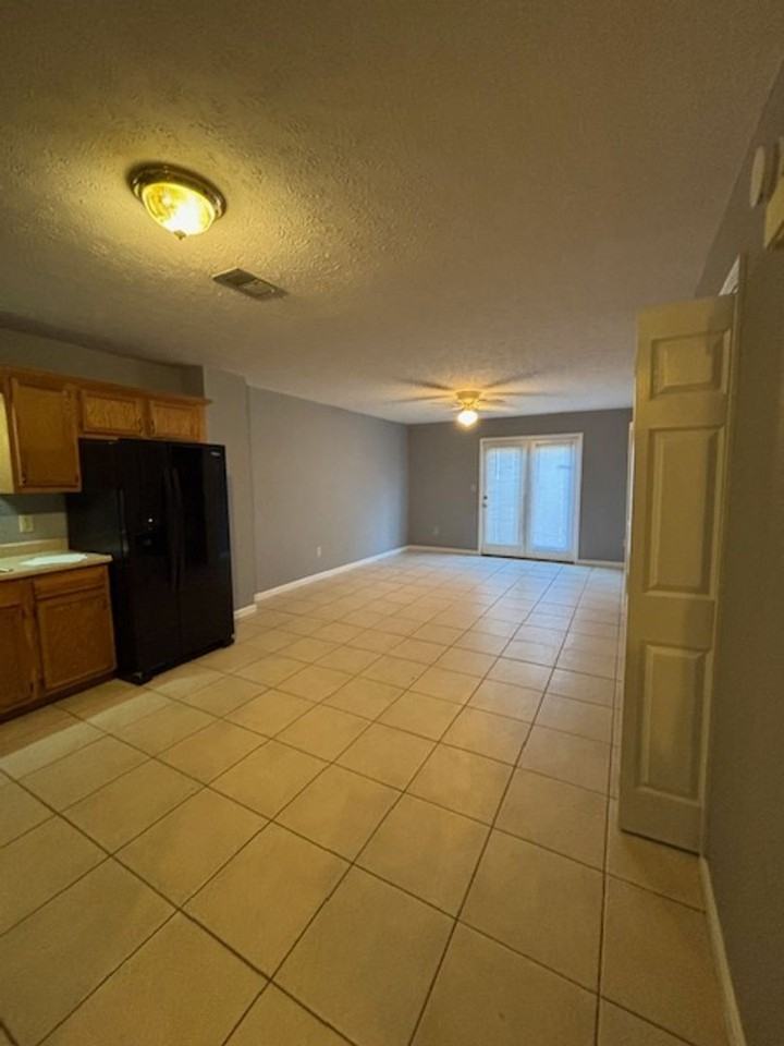 112 Ash Ct - Photo 2 of 12