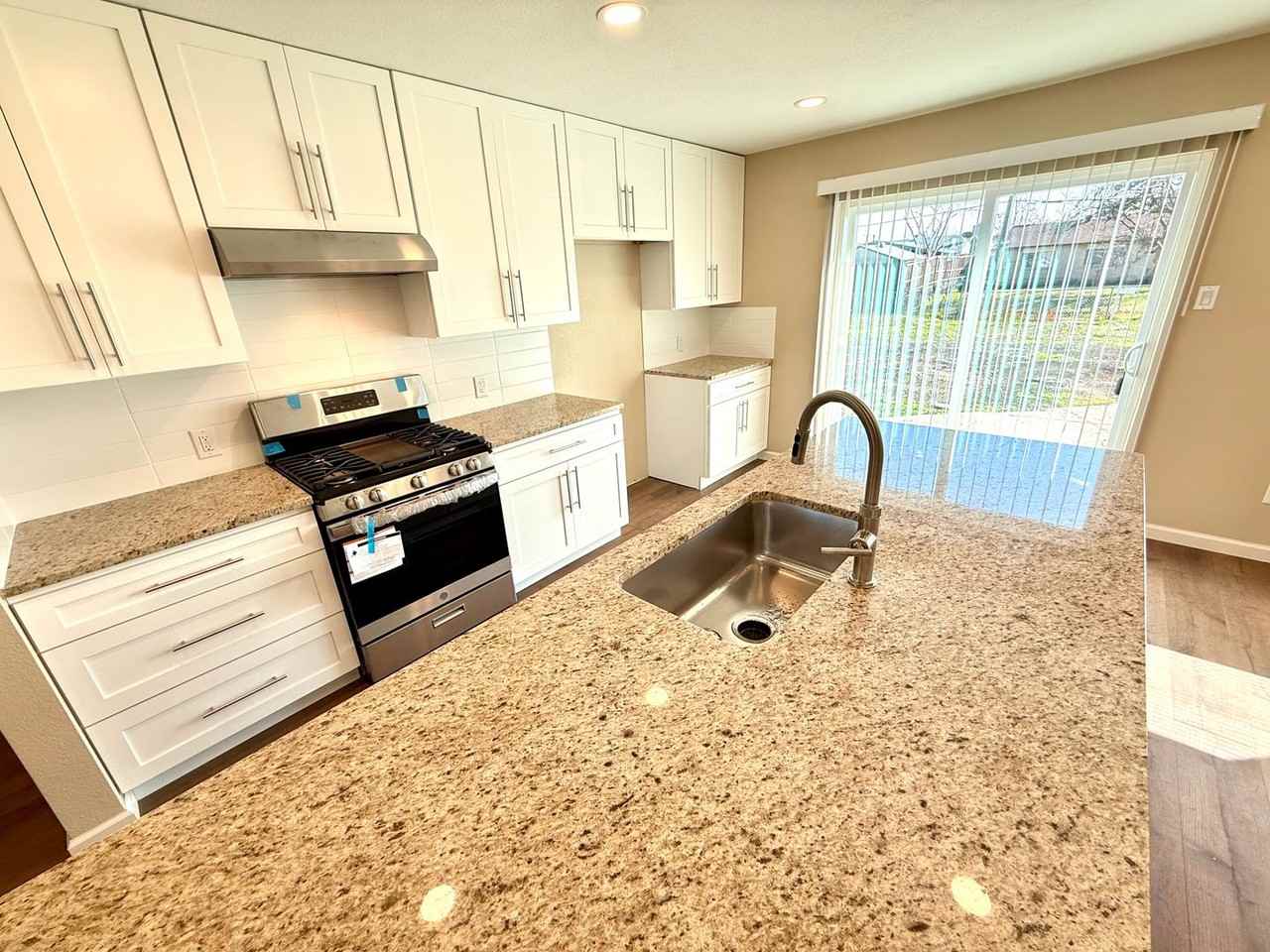 4010 Hanover Dr - Photo 5 of 12