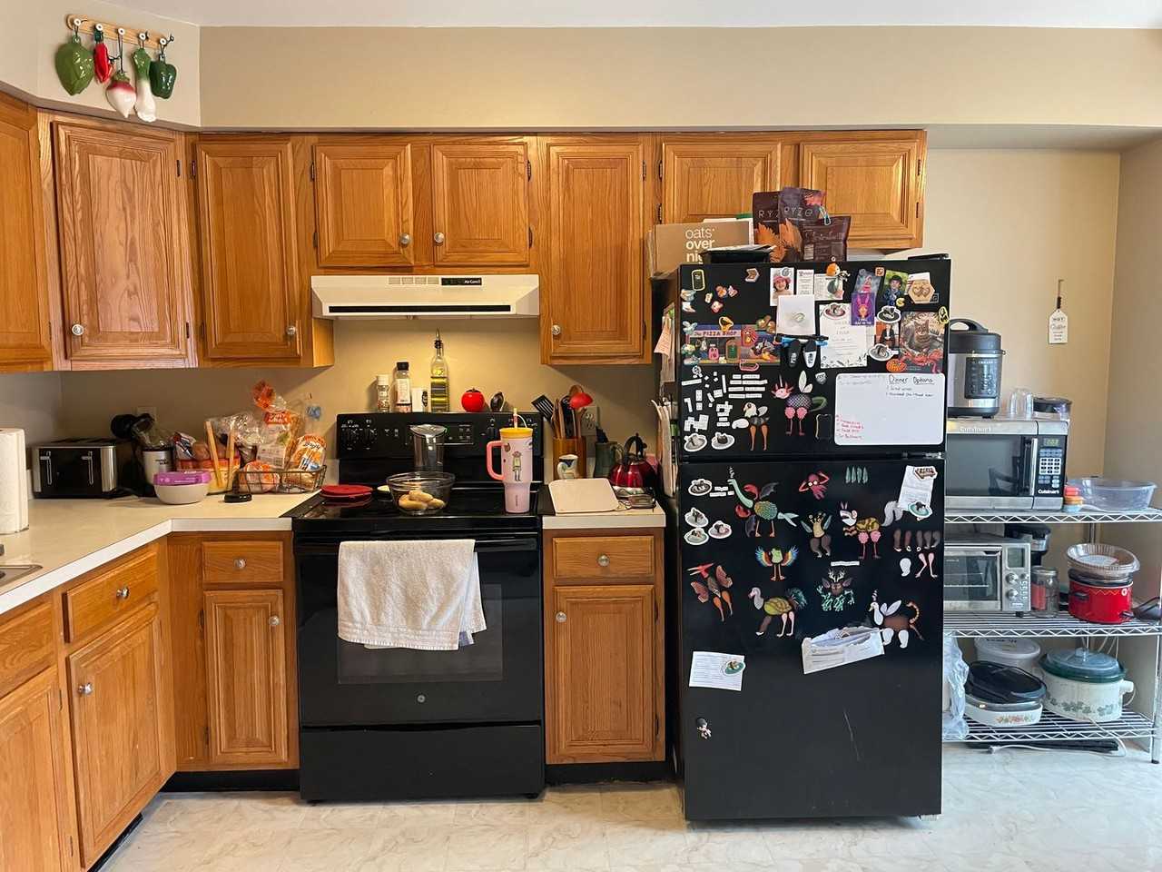 340 Meetinghouse Ln - Photo 2 of 28