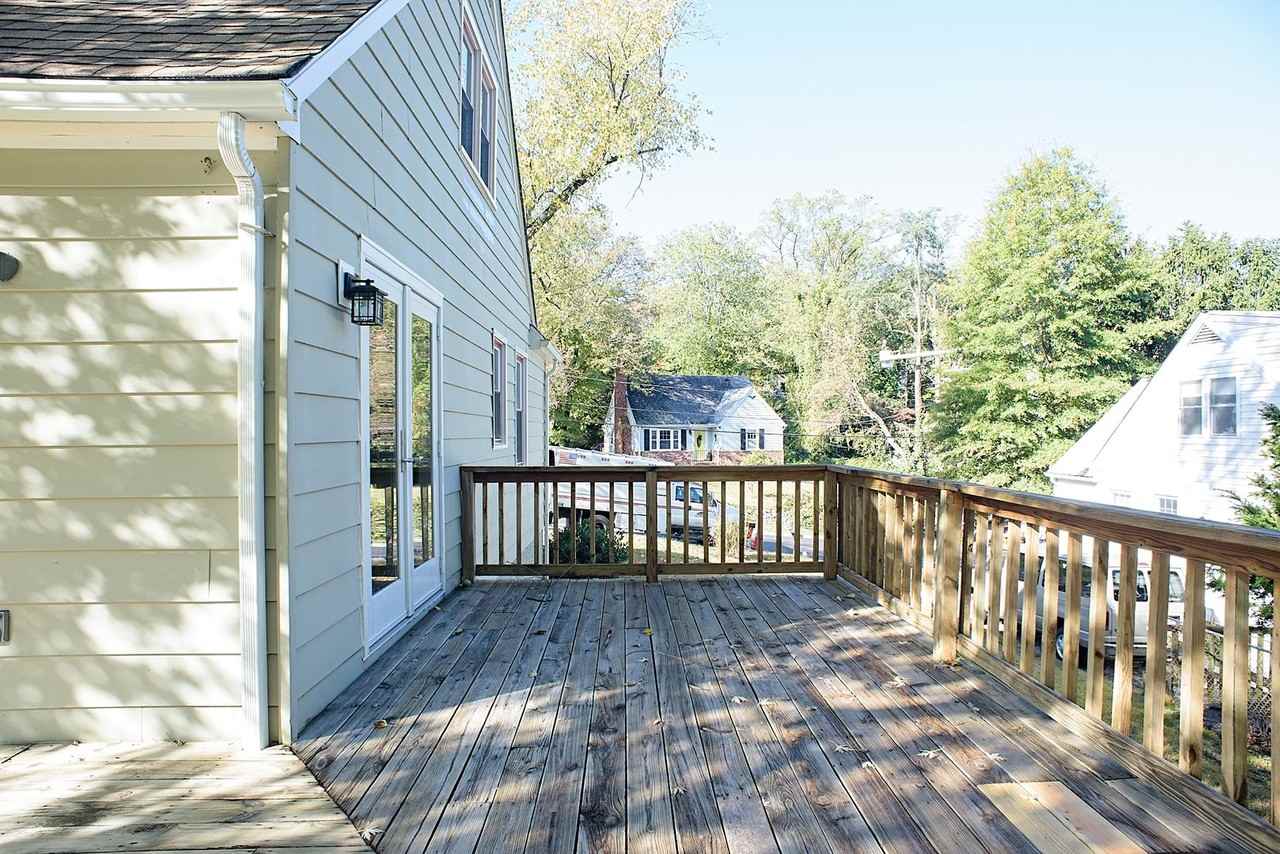 883 Doris Dr - Photo 3 of 36