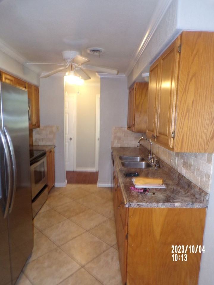 501 Nw 61st St - Photo 5 of 16