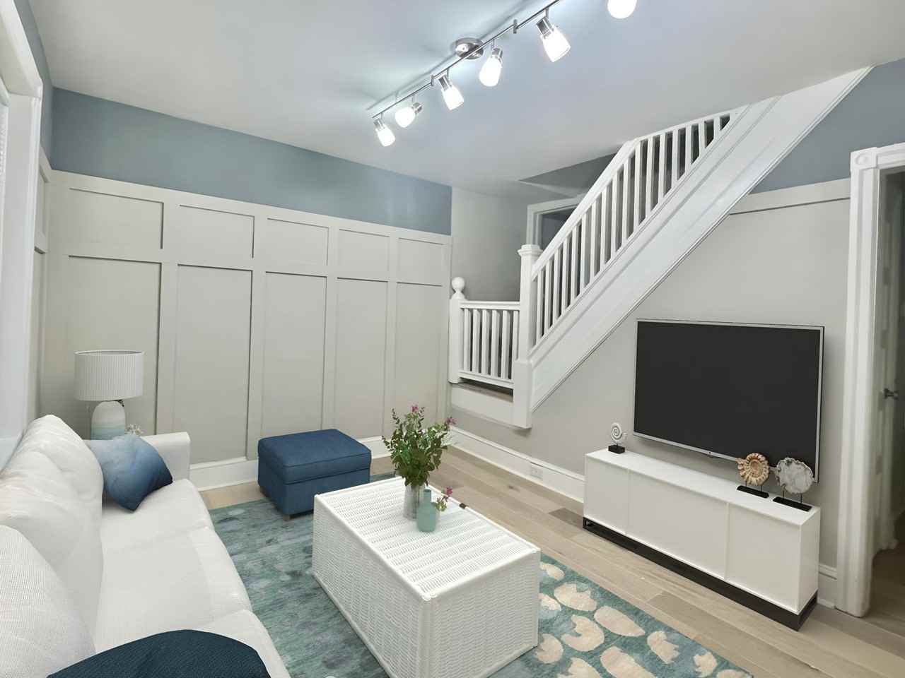710 W Railroad Ave - Photo 2 of 5