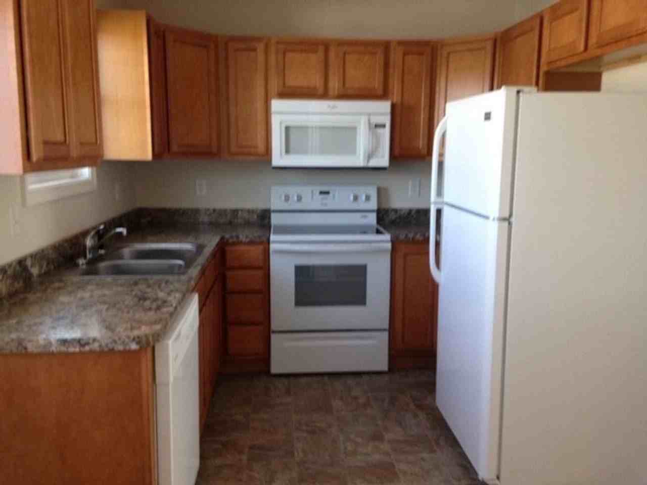 187 Thoroughbred Cir - Photo 3 of 6